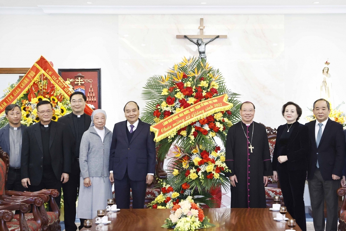 State president pays Xmas visit to Hanoi Archdiocese